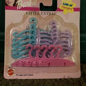 Barbie Little Extras Fashion Hangers - Pink and Blue